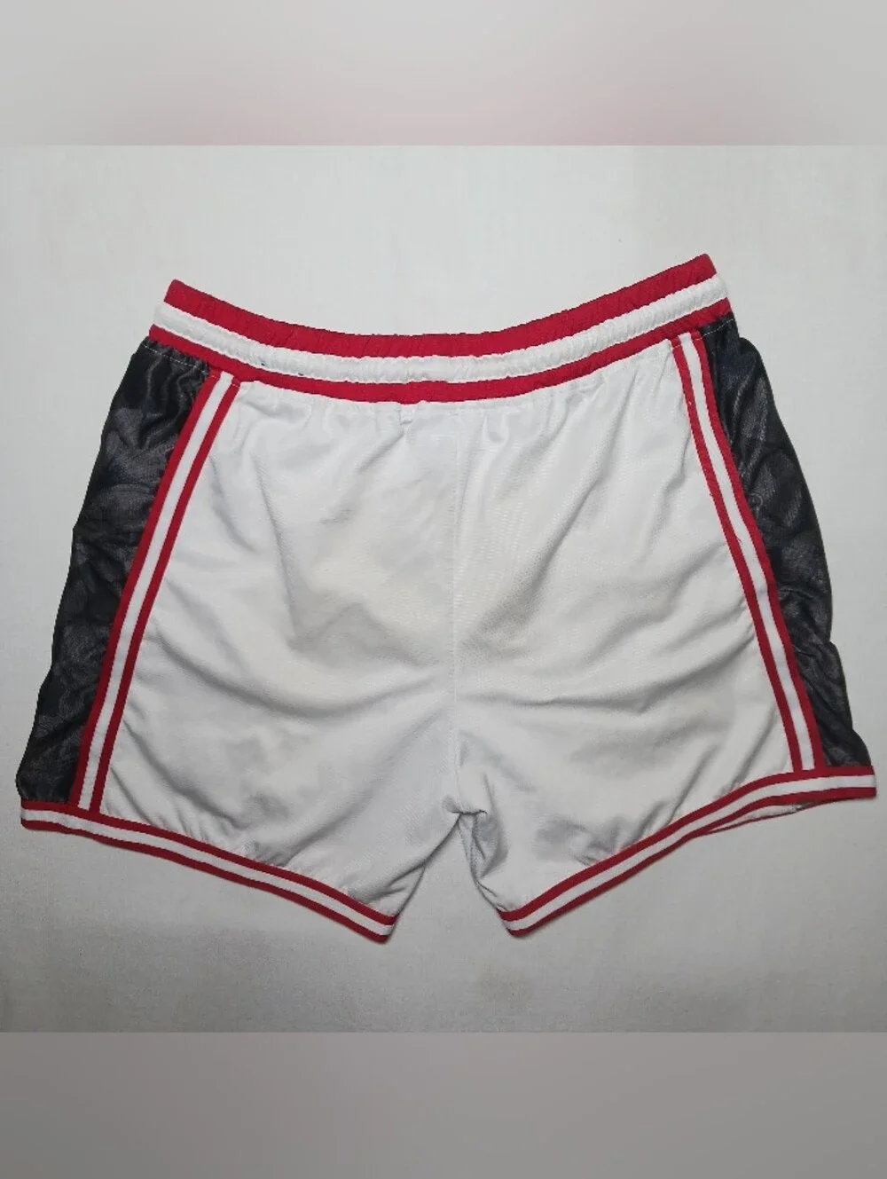 Ultra Game NBA Mens Chicago Bulls Mesh Basketball Shorts XL White Red